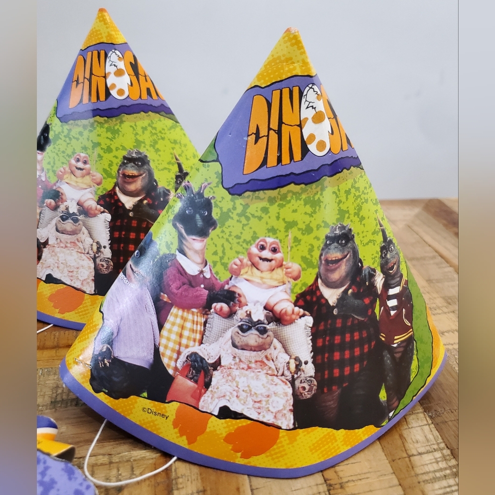 Vintage Dinosaur-Themed Party Hats, Blower Set And Figurine